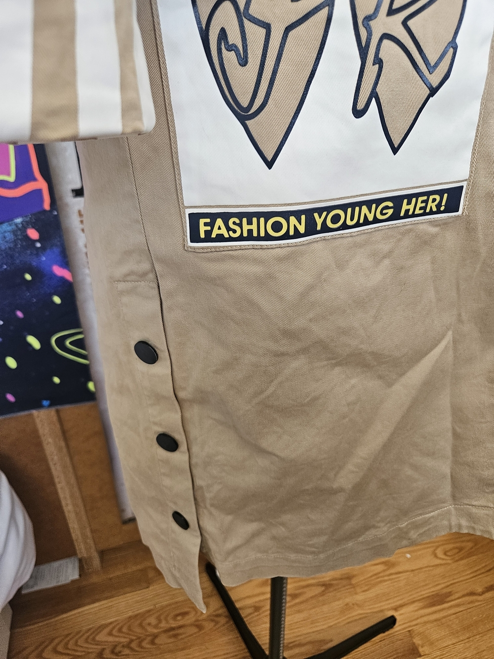 Beige Unisex Trench Coat with Patch Detail - Picture 9 of 11